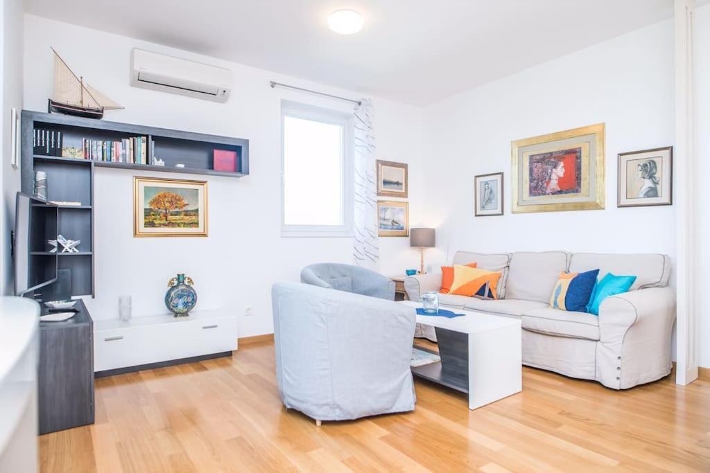 Apartmán New! Carpe Diem 1,split-bacvice,free Wi-fi, Parking Split